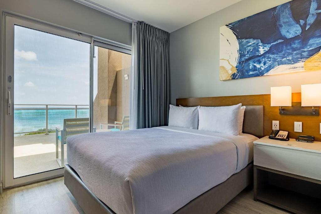 EMBASSY SUITES BY HILTON ARUBA RESORT photo 4