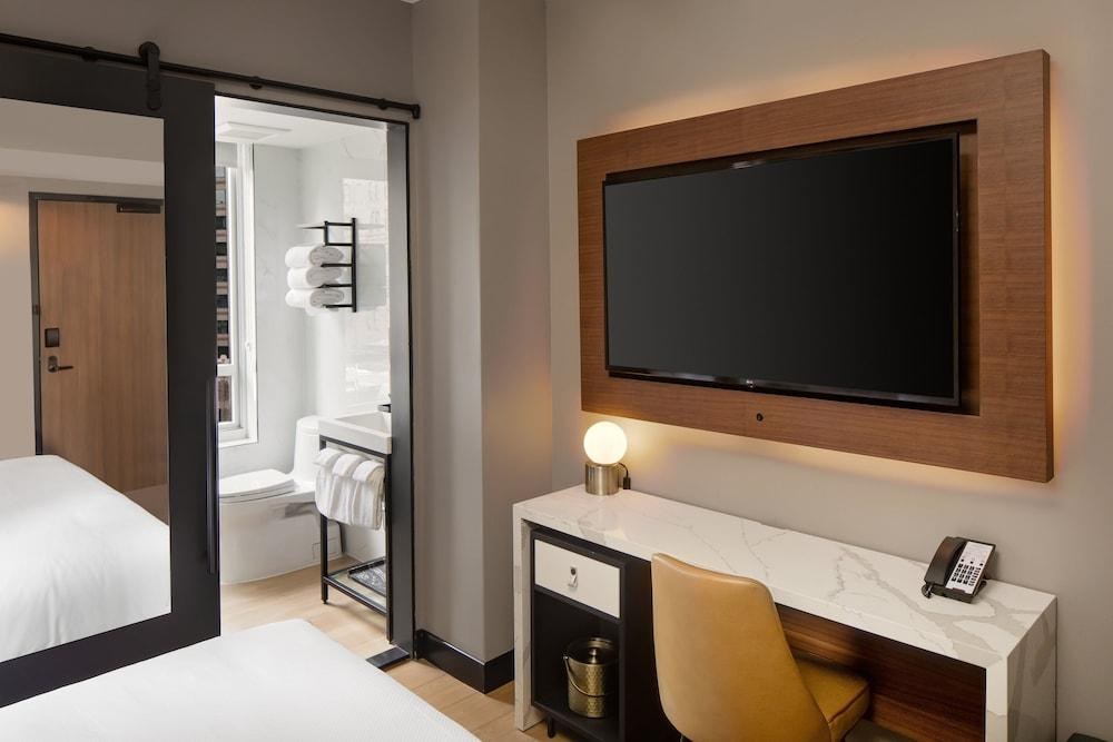 Hotel Indigo NYC Downtown - Wall Street photo 2