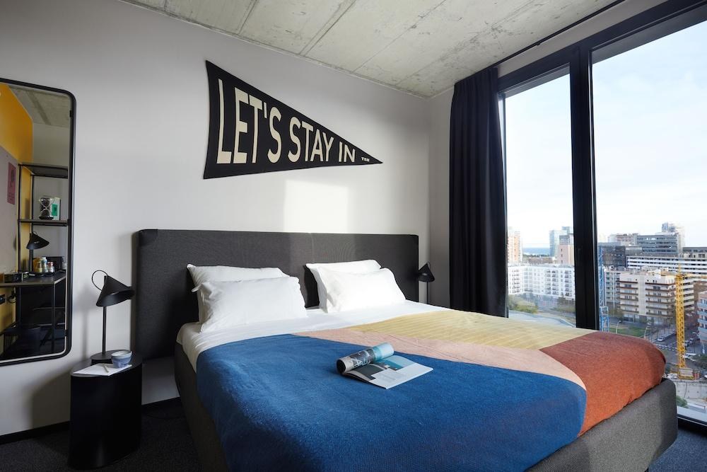 The Social Hub Barcelona Poblenou photo 1