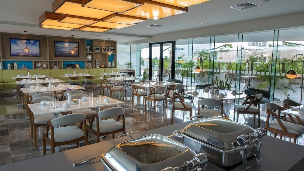 Holiday Inn Hotel & Suites Merida La Isla by IHG photo 4