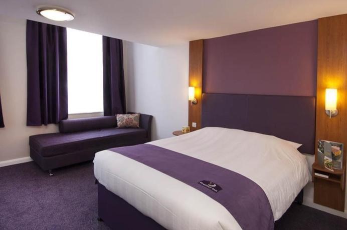 Premier Inn Manchester Trafford Centre Wst photo 4