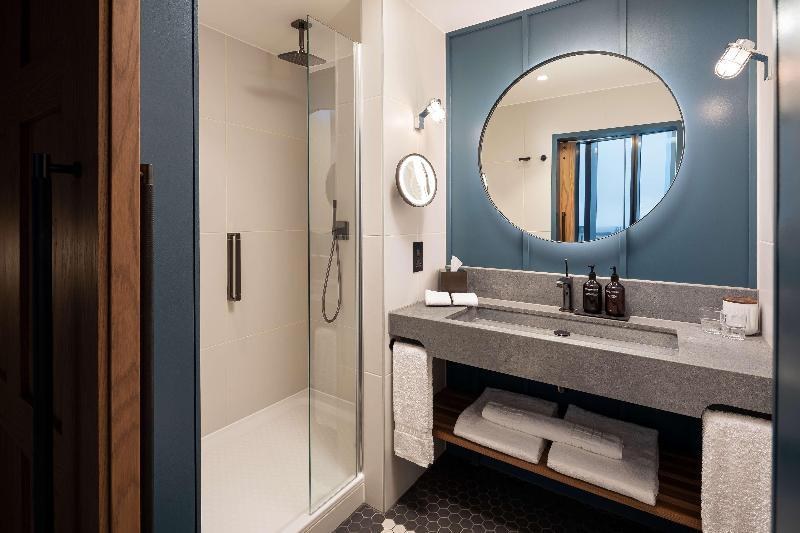 The Gantry London Curio Collection By Hilton photo 1