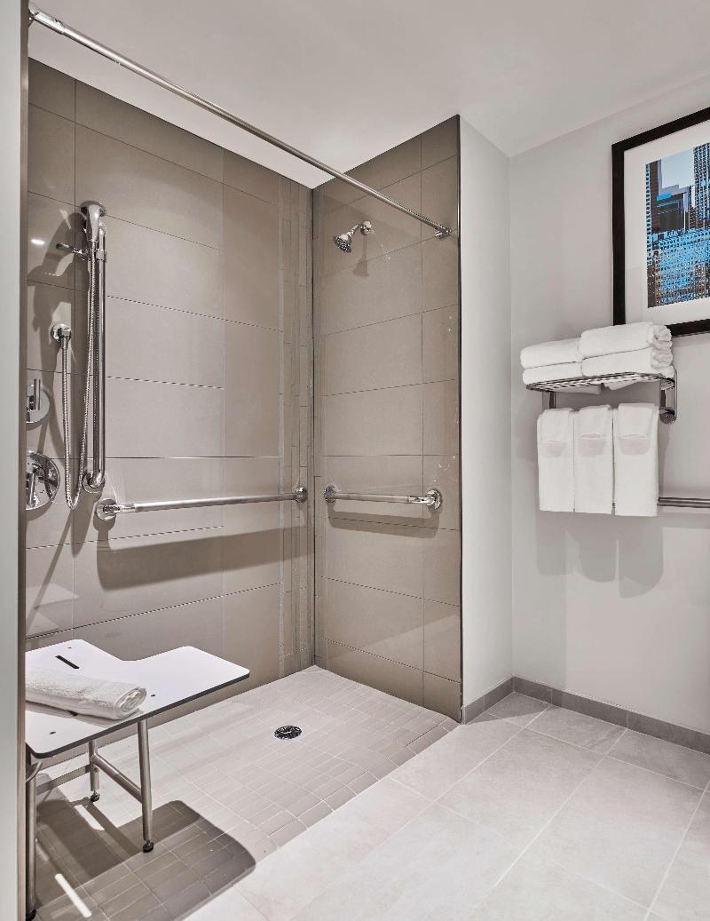 Hyatt Place Chicago Medical/University District photo 2