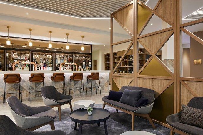 Courtyard by Marriott London City Airport photo 1