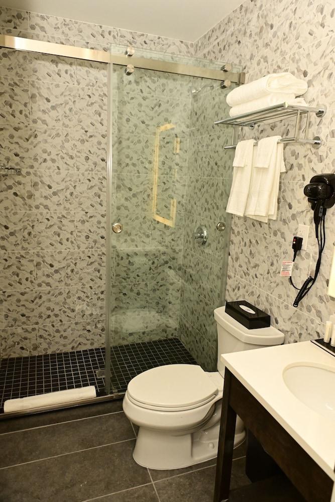 Super 8 by Wyndham Bronx Near Botanical Garden photo 3