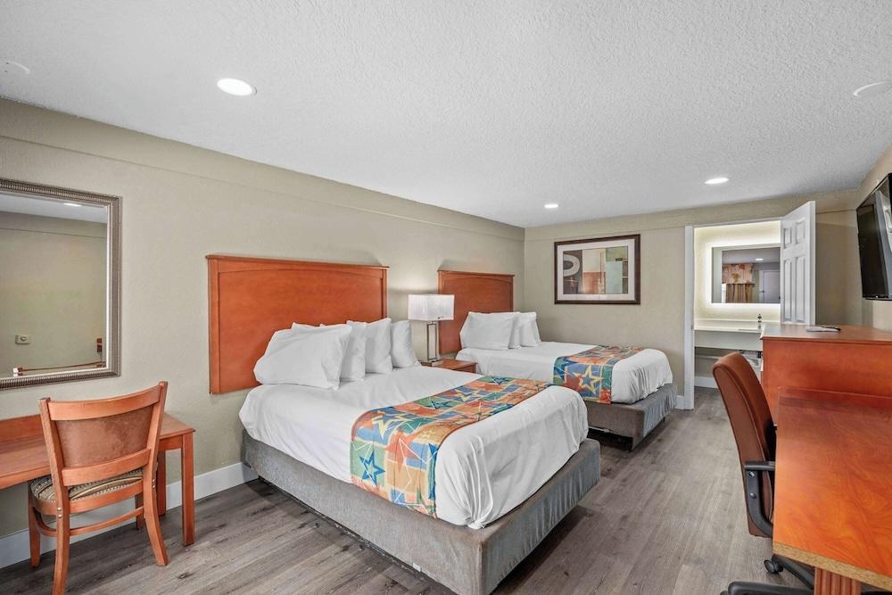 Travelodge by Wyndham Kissimmee/Orlando photo 1