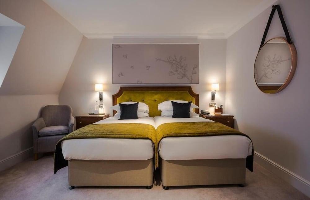 SLOANE PLACE photo 2
