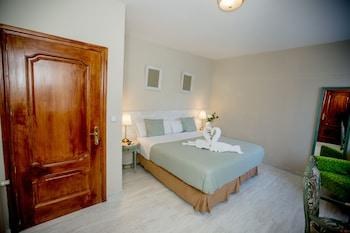 ESCALA SUITES photo 2