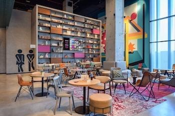 MOXY LISBOA ORIENTE photo 1