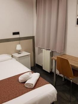 HOSTAL LEVANTE photo 2