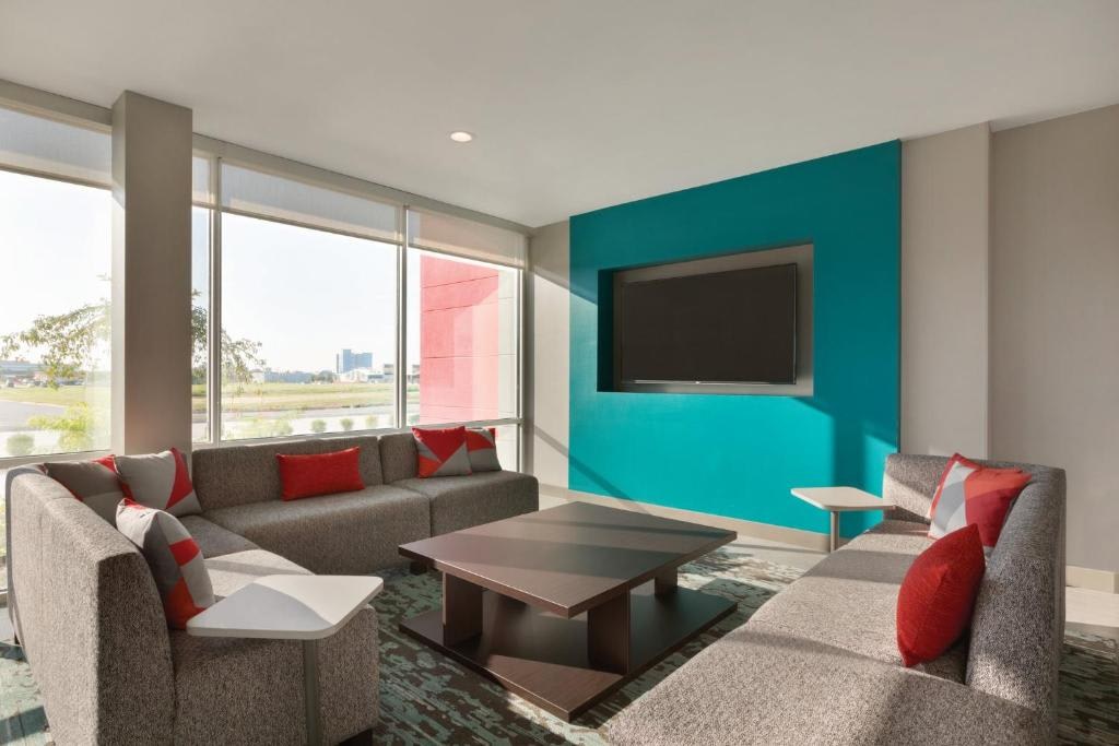 avid hotel Brooklyn Dyker Heights by IHG photo 4