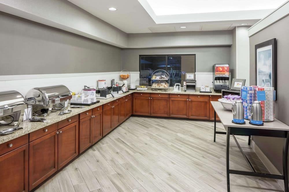 Hampton Inn & Suites by Hilton Miami-Doral/Dolphin Mall photo 4