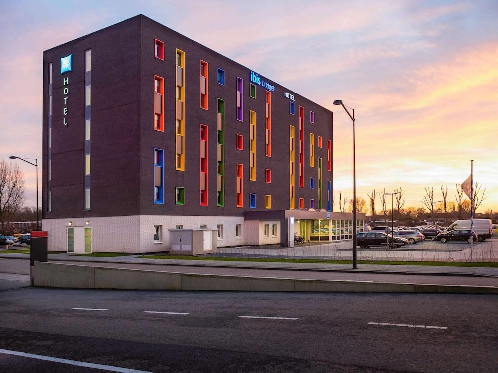 Ibis Budget Rotterdam The Hague Airport photo 2