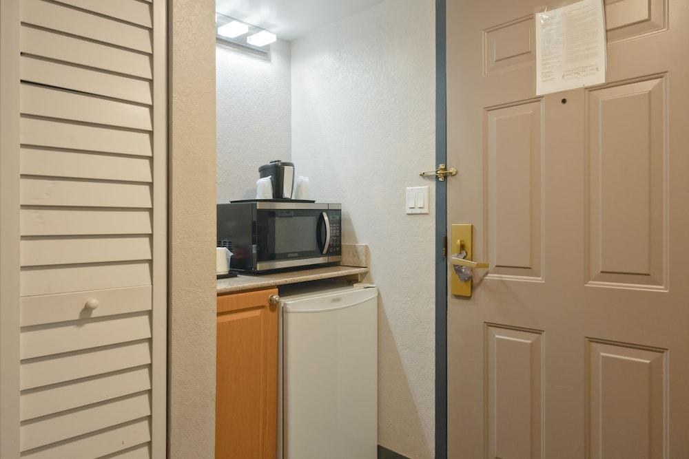 The Palms Inn & Suites Miami, Kendall, FL photo 1