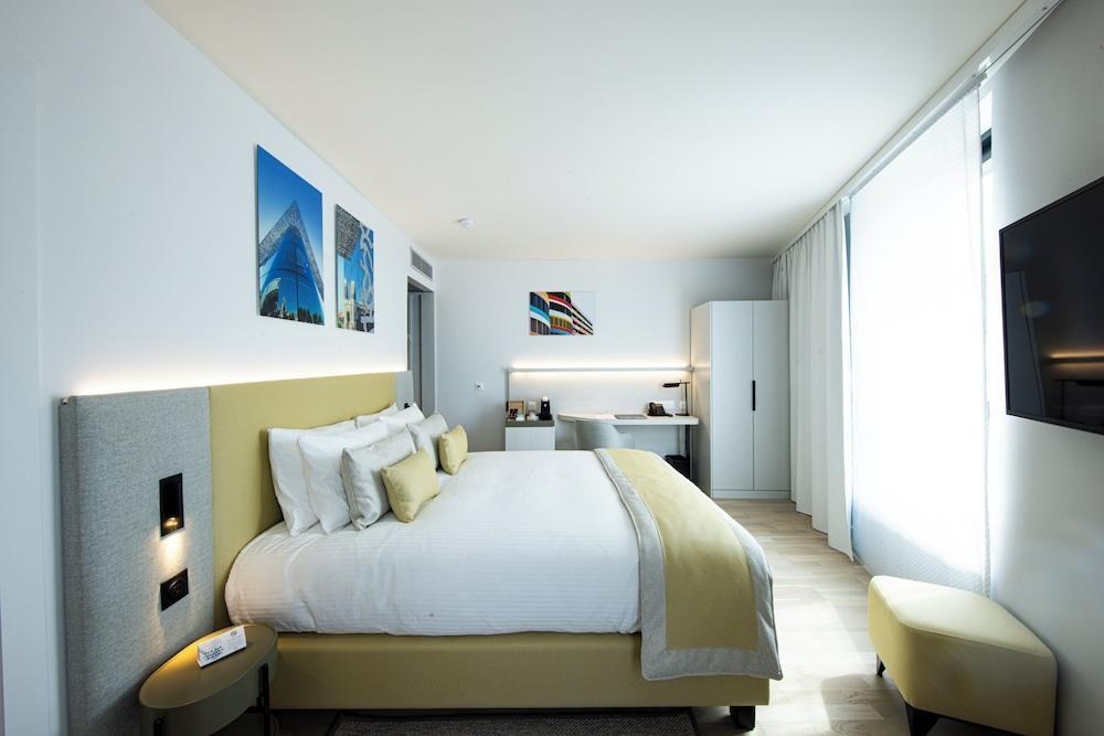 CROWNE PLAZA MARSEILLE LE DOME BY IHG photo 2