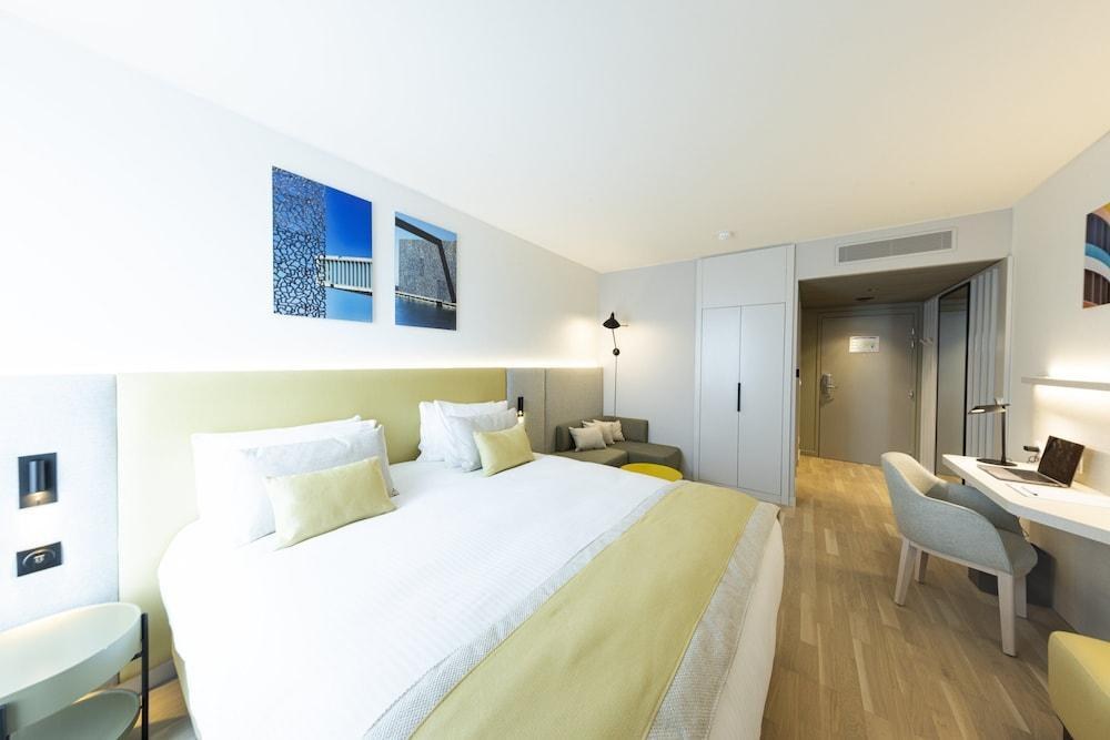 CROWNE PLAZA MARSEILLE LE DOME BY IHG photo 3