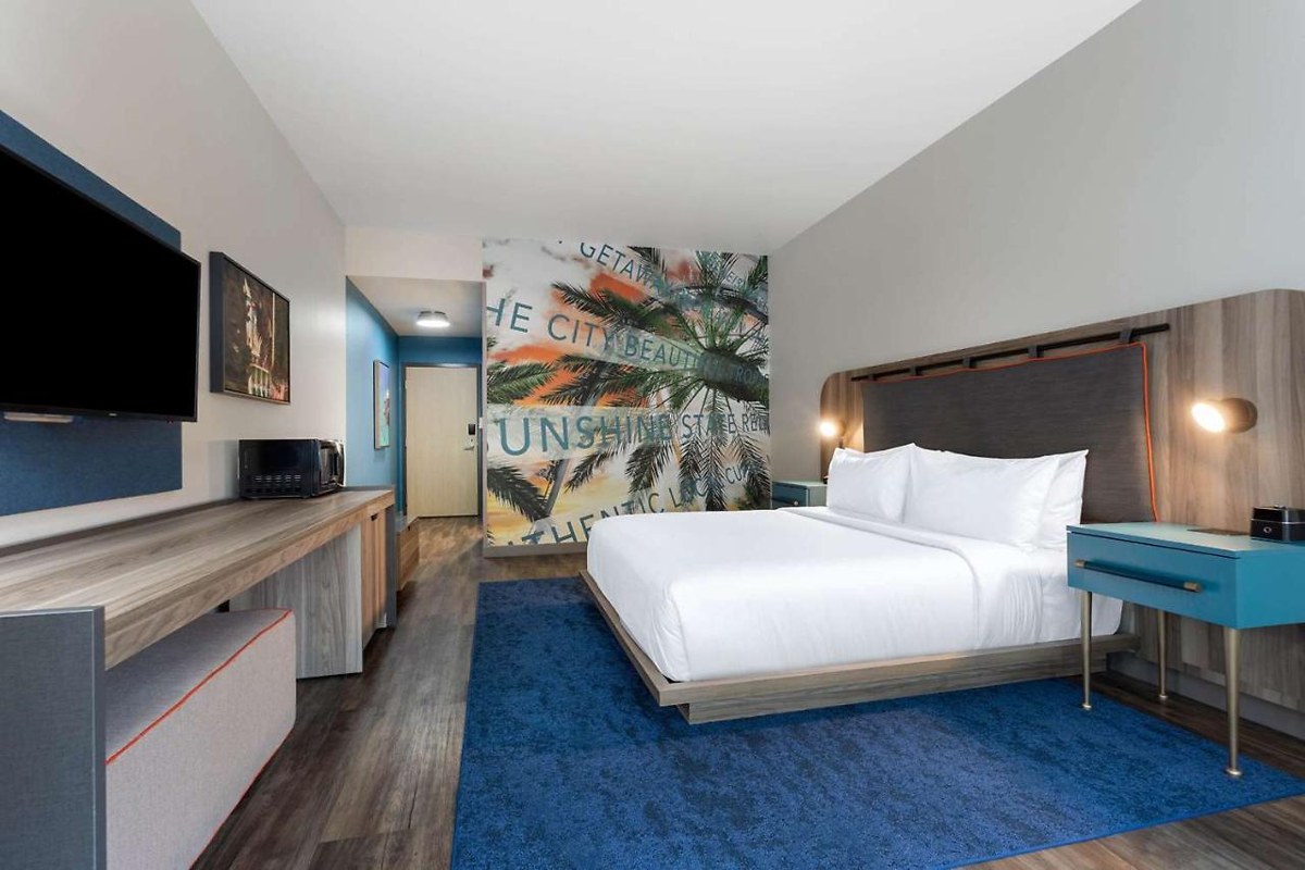 TRYP by Wyndham Orlando